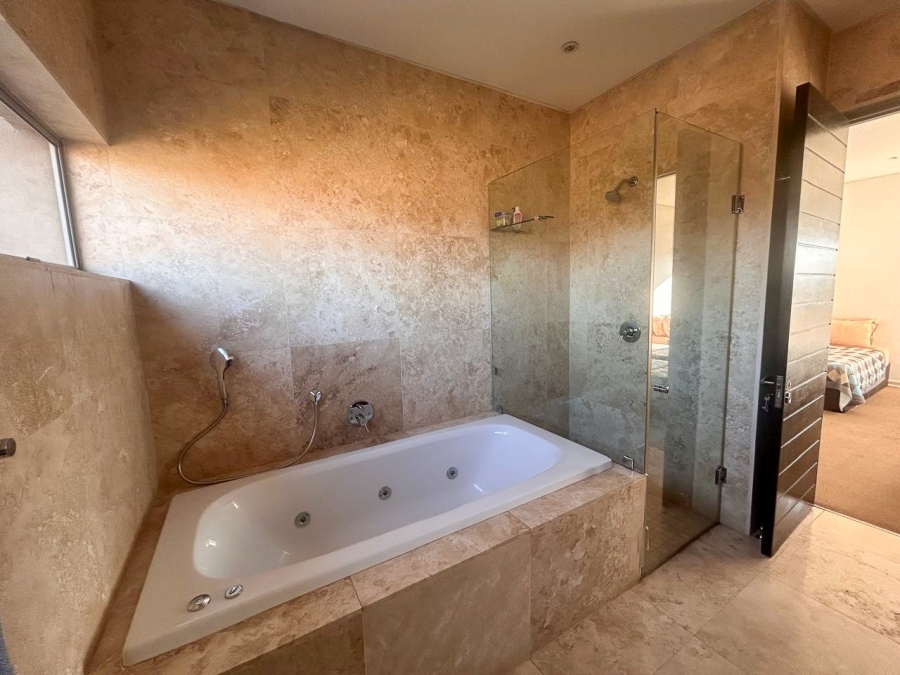 5 Bedroom Property for Sale in Waterford Golf and River Estate Free State